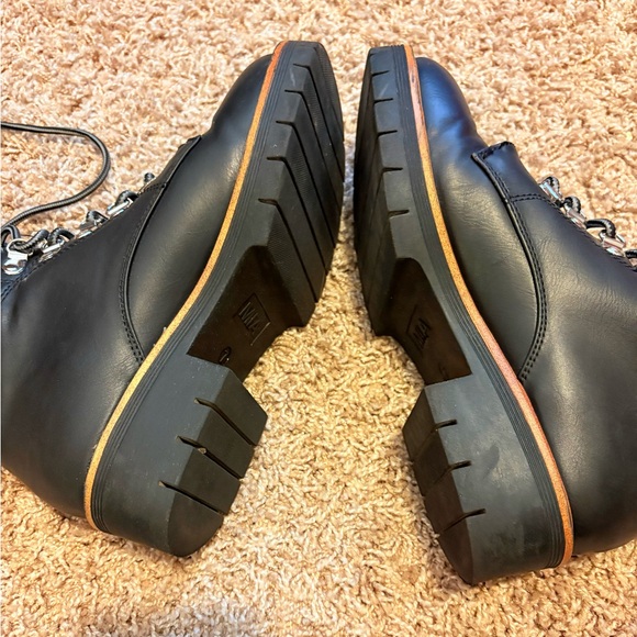 MIA Lace Up Boots Black and Gray with Rugged Design - Picture 3 of 5